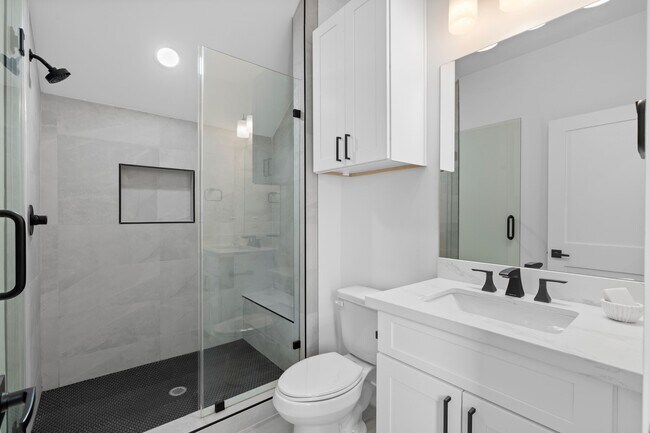 Building Photo - 8709 Ojeman Villas Dr