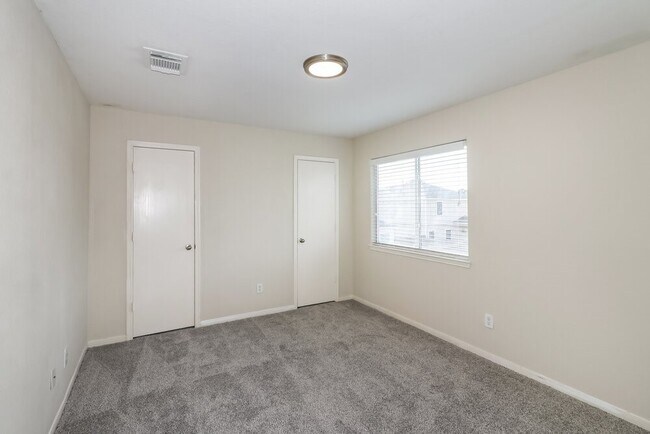 Building Photo - 2723 Durham Chase Ln