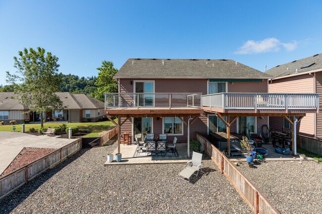 Building Photo - 701 King Dr