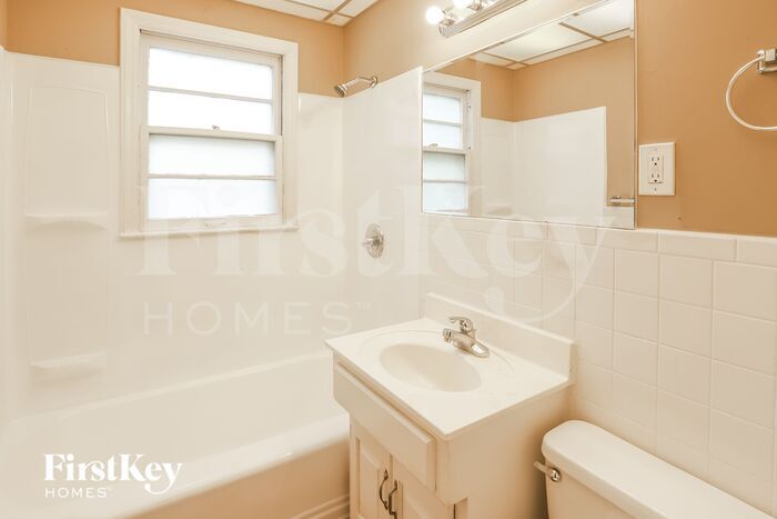 Building Photo - 109 Northview Dr