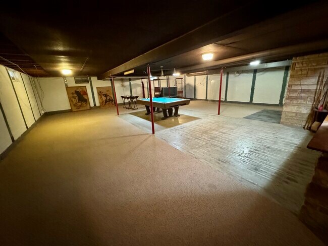 Building Photo - 200 E Glendora Dr