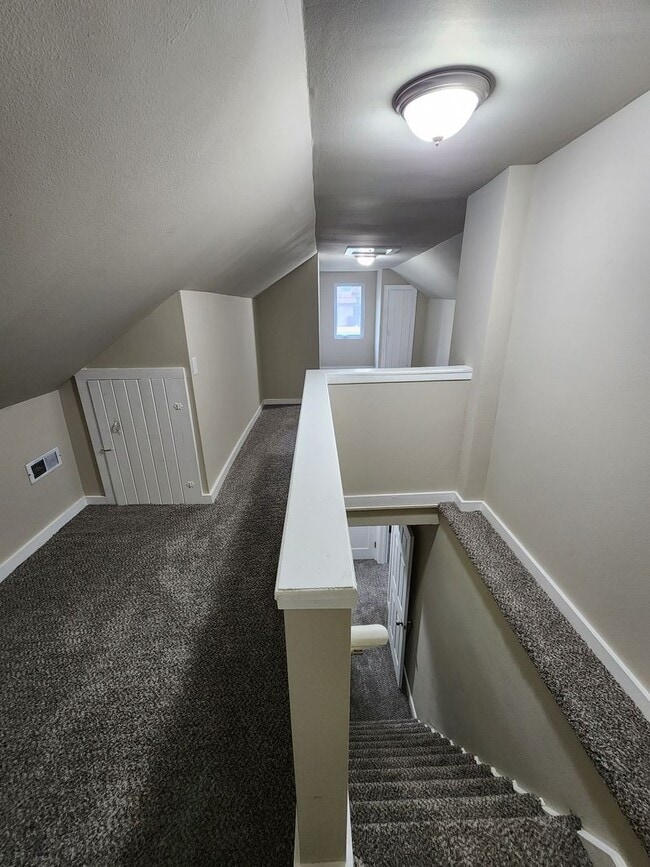 Building Photo - 3 Bedroom 1 Bath Home