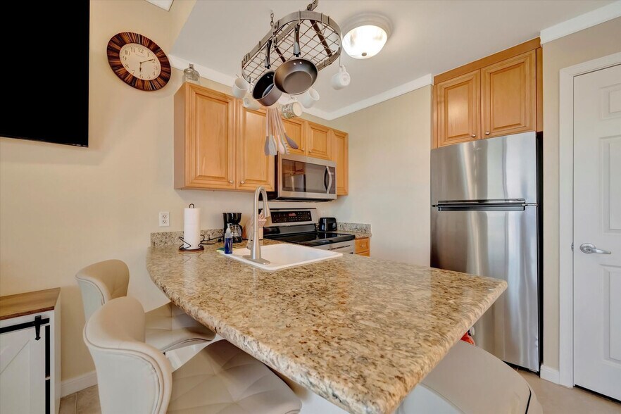 Building Photo - 8800 Bay Pines Blvd