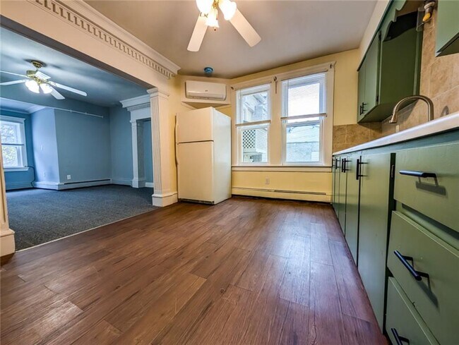 Building Photo - 1425 Manville Rd