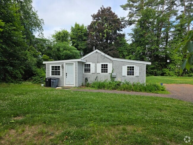 Building Photo - 324 Monponsett St
