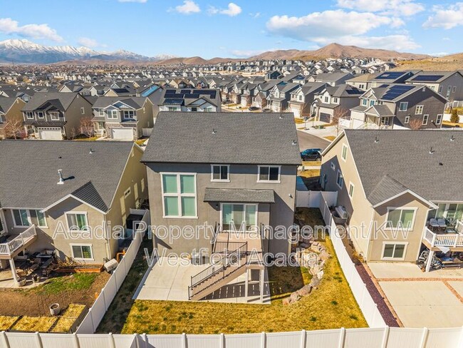 Building Photo - 136 N Desert Sage Dr