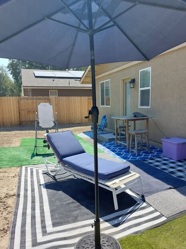 Building Photo - FURNISHED! 3 Bedroom, 2 Bathroom New Home ...