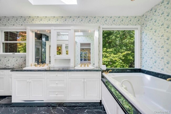 Building Photo - 22 Bayside Dr