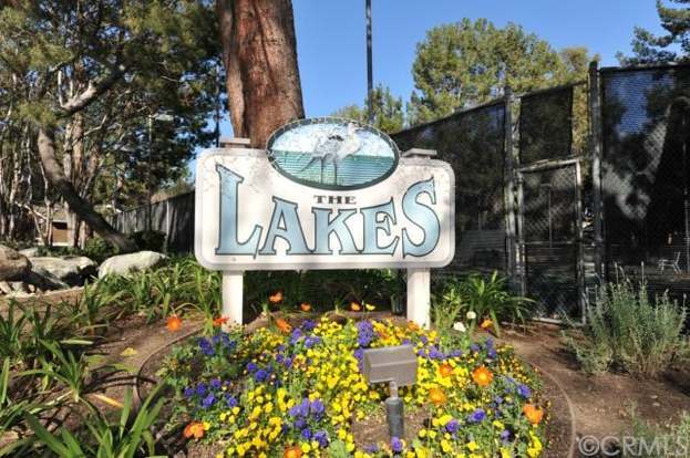Building Photo - 3 Lakepines-