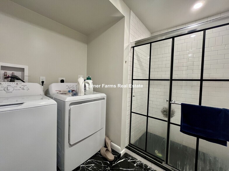 Building Photo - 43 Martin St