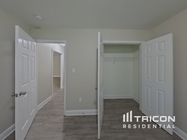 Building Photo - 941 Lynnview Ct