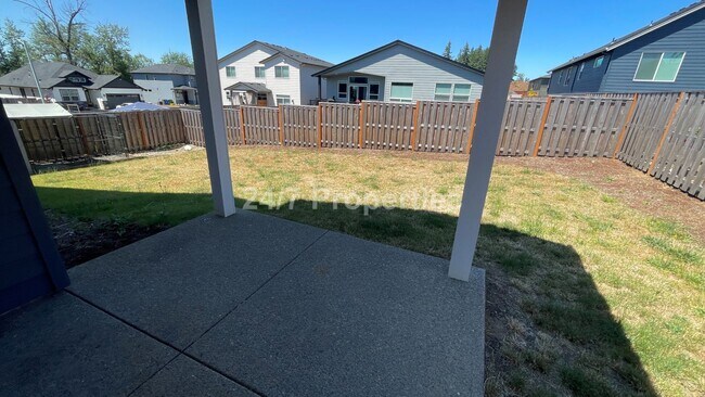 Building Photo - Modern 3 BD | 2 BA Home w/ Bonus Room - Es...