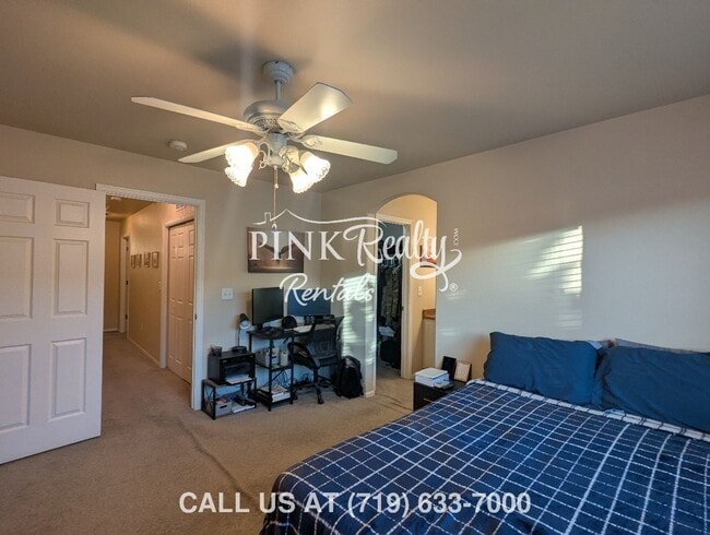 Building Photo - 870 Red Thistle View