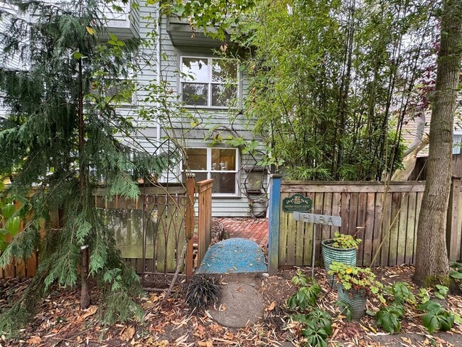 Building Photo - 1413 NW 60th St