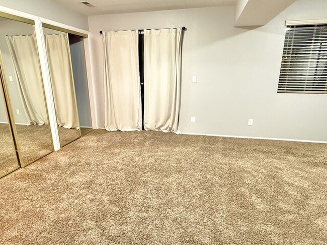 Building Photo - 7426 S 700 E