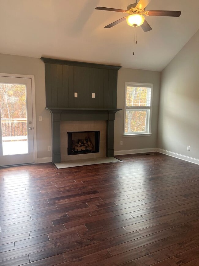 Building Photo - 4 Bedroom + Finished Basement for Rent in Ooltewah