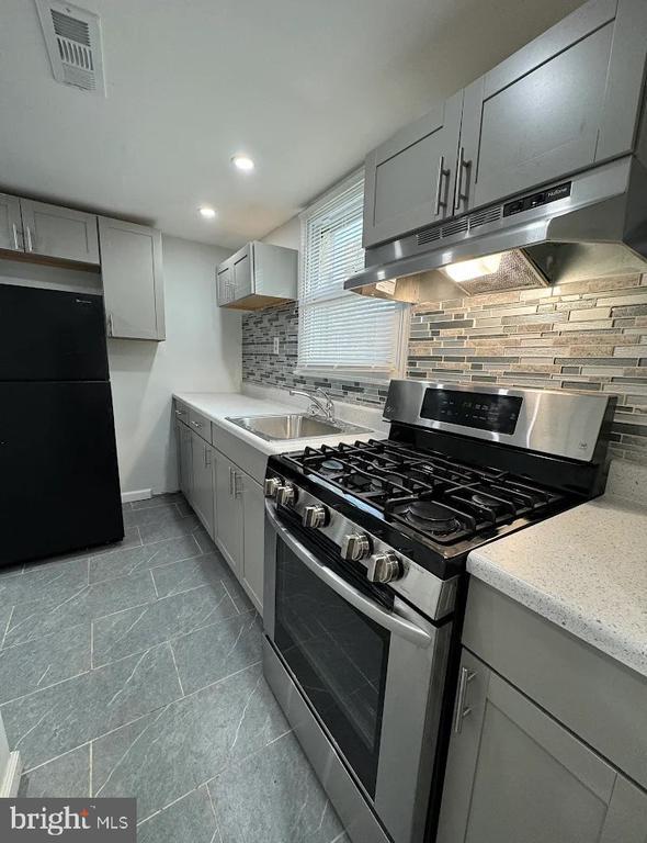 Primary Photo - 2630 McCarey St