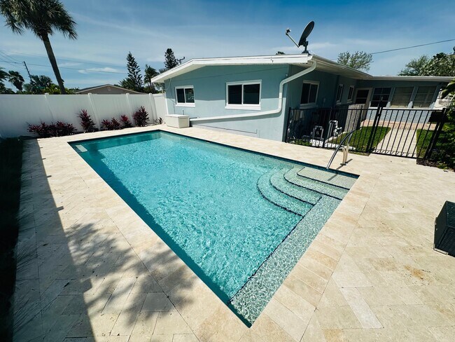 Primary Photo - 385 S Tessier Dr