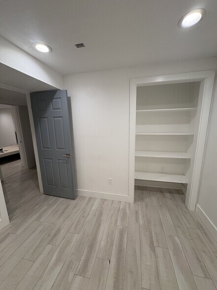 Building Photo - 3871 E Hopi Rd