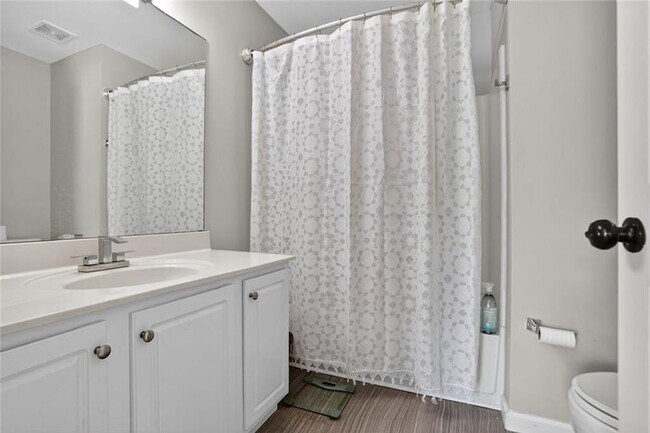 Building Photo - 2331 Towneheights Terrace SE