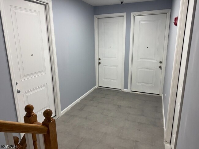 Building Photo - 155 Clifton Ave