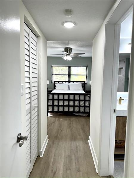 Building Photo - 2208 S Cypress Bend Dr