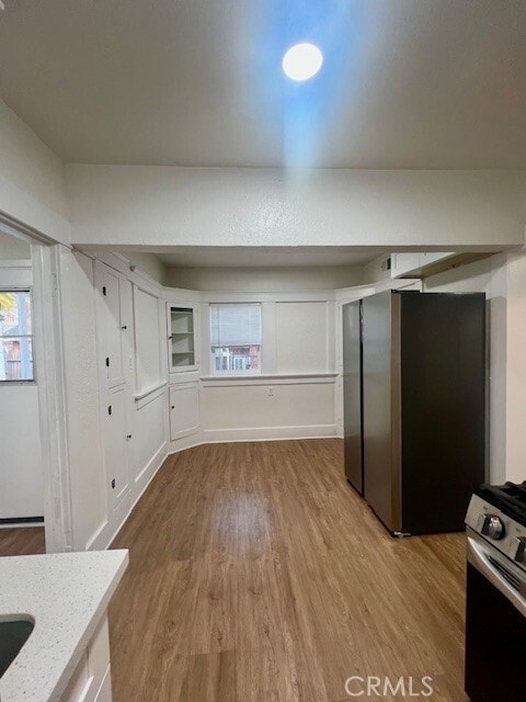 Building Photo - 580 W 21st St