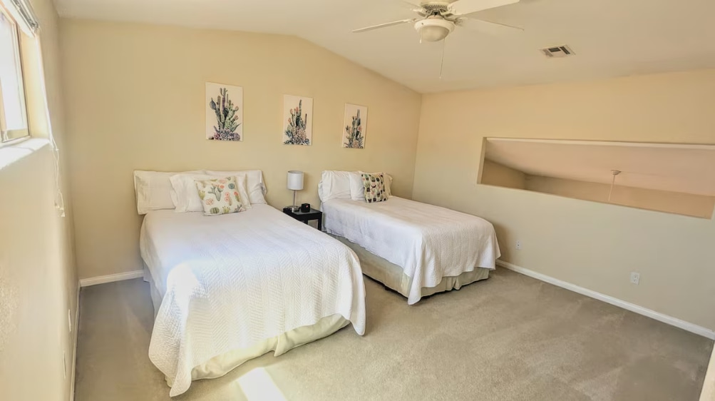 Building Photo - 890 Kitty Hawk Dr