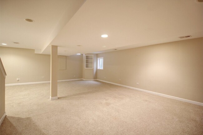 Building Photo - 1772 Ellington Dr