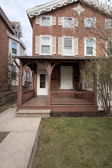 Building Photo - 709 W Marshall St