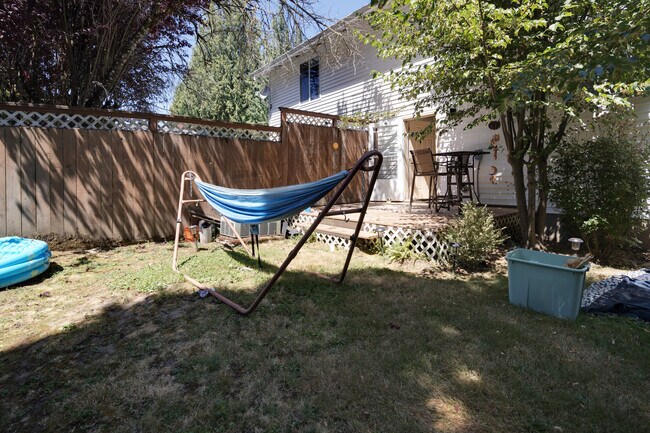 Building Photo - 1626 SE Sherrett St