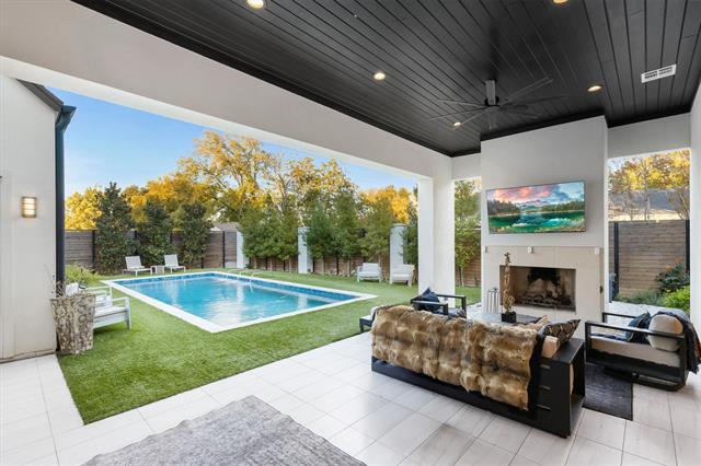 Building Photo - 3771 Almazan Dr