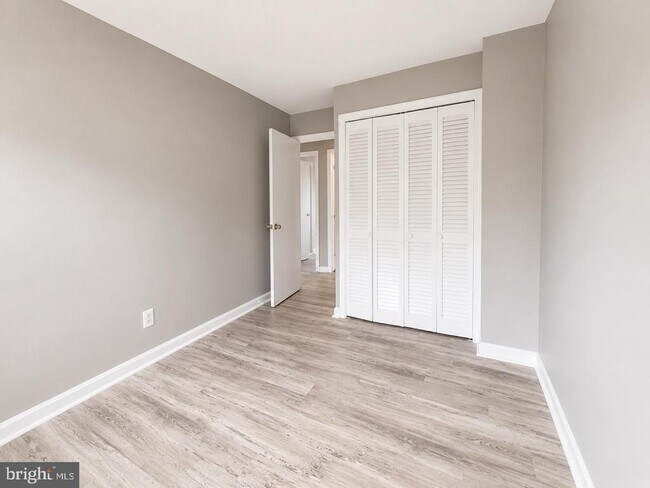 Building Photo - 14761 Ealing Ct
