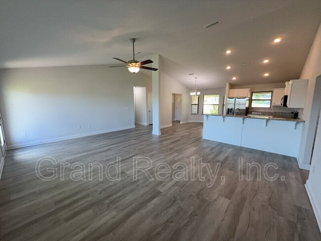 Building Photo - 5004 Hamilton Crossing Blvd