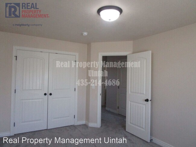 Building Photo - 3 br, 2.5 bath House - 407 E Gray Fox Lane