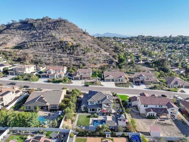 Building Photo - 1316 Vista Ave