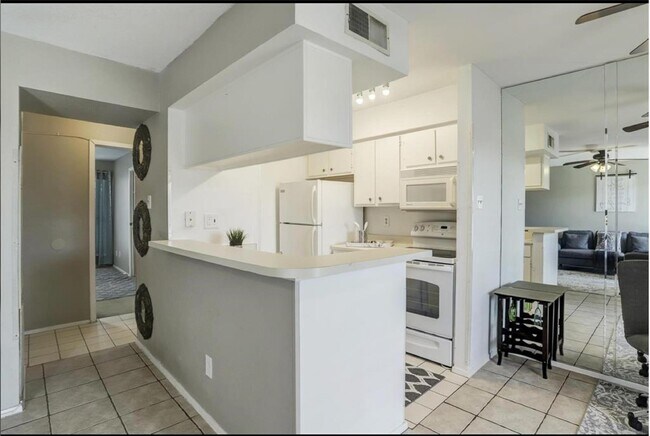 Building Photo - 18519 Egret Bay Blvd