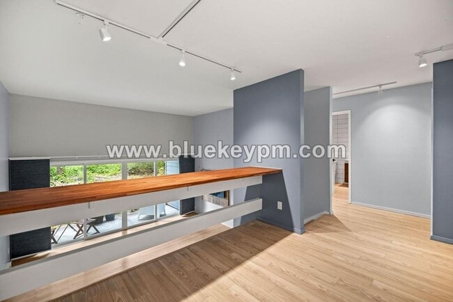 Building Photo - 2 Bed, 1 Bath Condo at Franciscan Condomin...