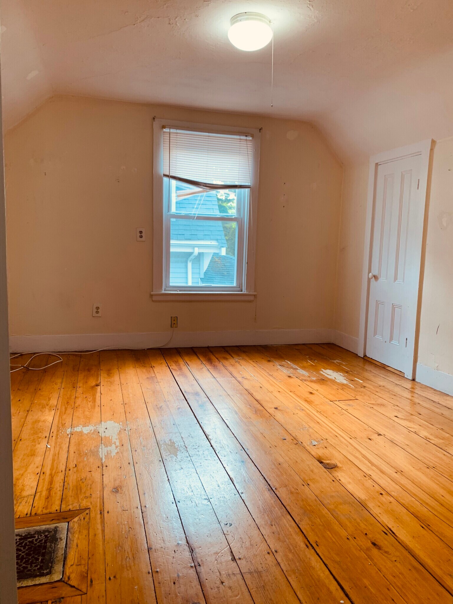 Building Photo - 25 Pratt St