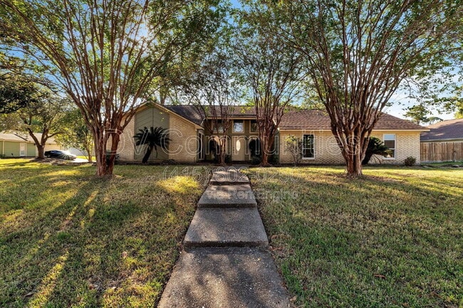 Building Photo - 16022 Spinnaker Dr