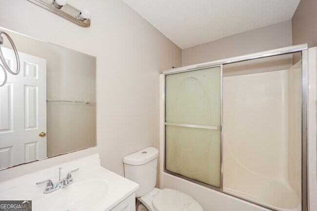 Building Photo - 425 Buffington Dr