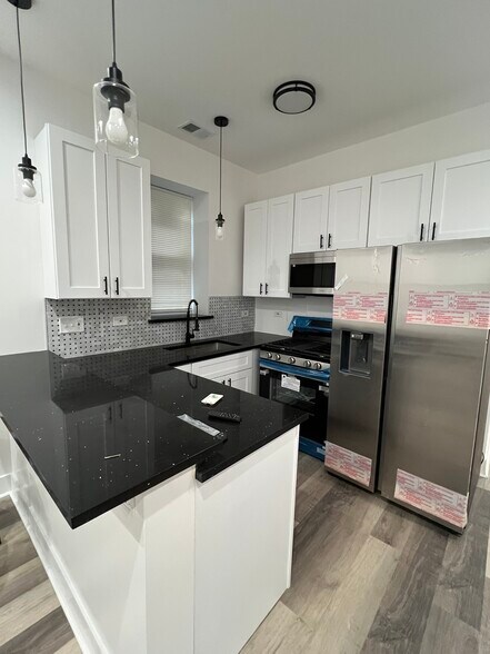 Building Photo - 3626 W Grenshaw St