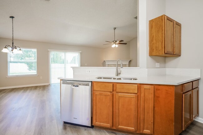 Building Photo - 2680 Creek Ridge Dr