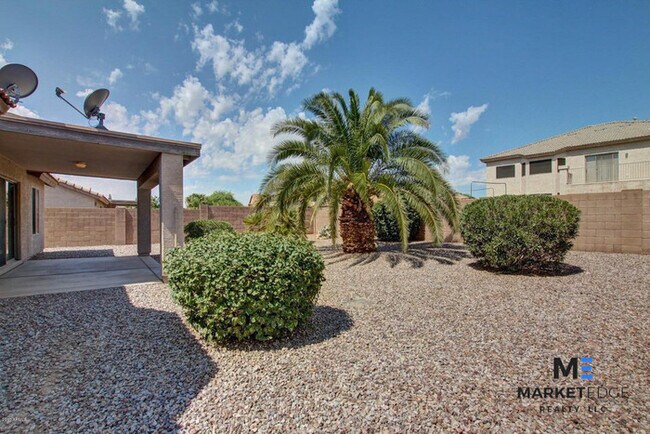 Building Photo - 3Bed/2Bath Home at Lower Buckeye Rd! JOIN ...