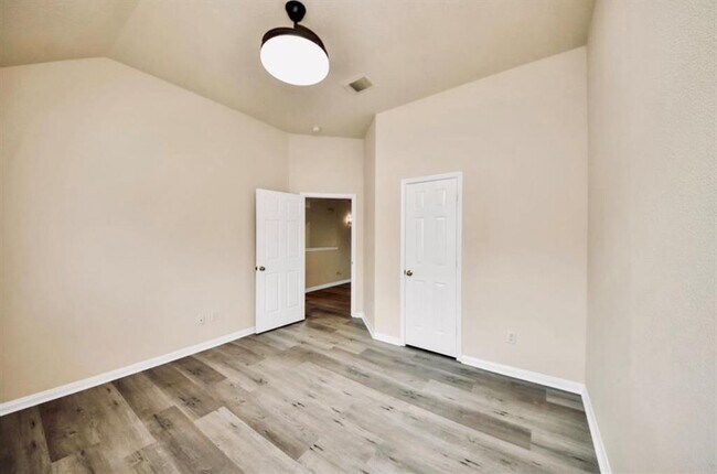 Building Photo - 6902 Sterling Meadow Dr