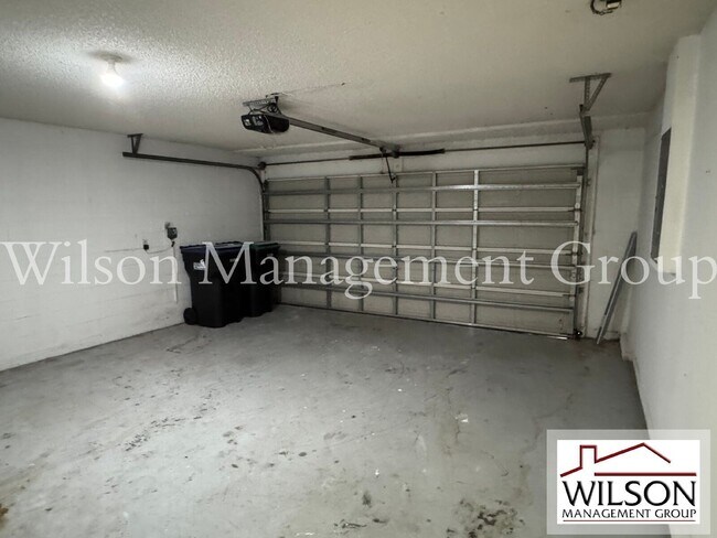 Building Photo - 4944 Waterside Pointe Cir