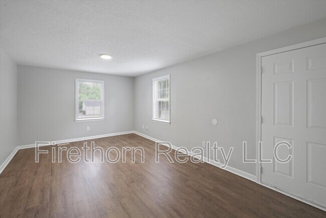 Building Photo - 2140 Veterans Dr