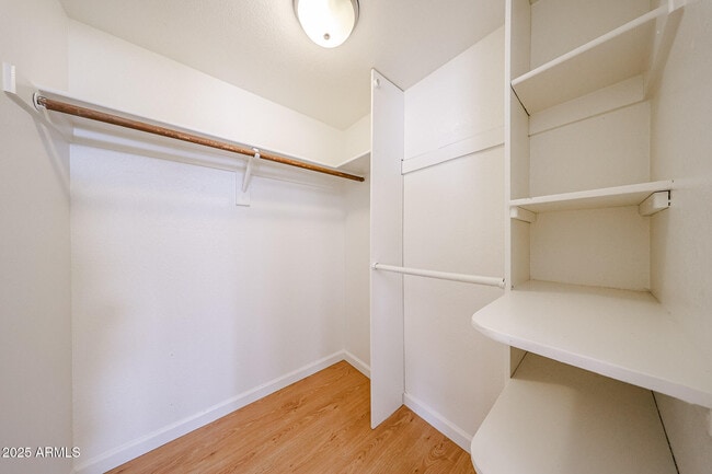 Building Photo - 214 S Rush Cir E