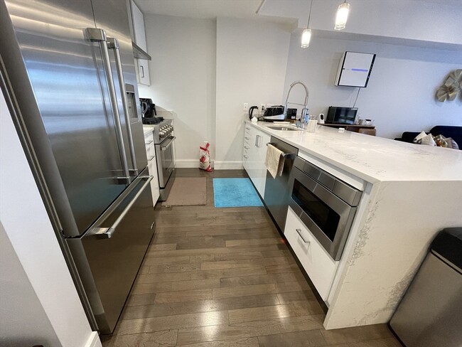 Building Photo - 262 Monsignor O'Brien Hwy