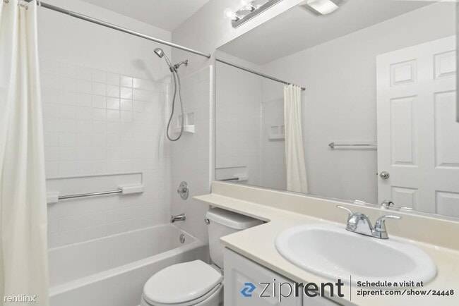 Building Photo - 3 br, 3 bath Townhome - 334 Dunsmuir Terra...